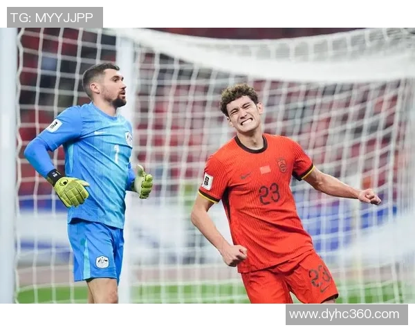 足总杯激战巴萨与曼联0比0平局争议判罚引发全场热议