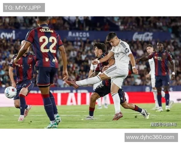 国王杯精彩对决切尔西与皇马战平绝杀瞬间引发全场狂欢战术解析