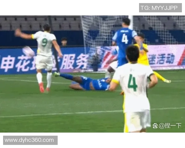 世界杯焦点战尤文图斯与那不勒斯激战成平引发争议判罚引爆全场