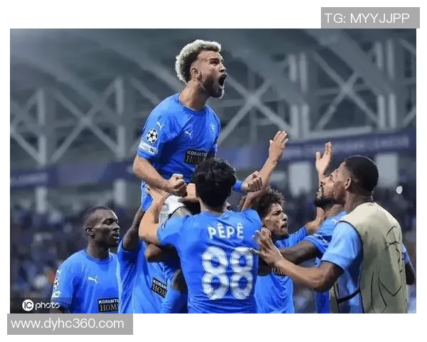 意甲激战：里昂大胜切尔西6比2赛场瞬间引发热烈反响