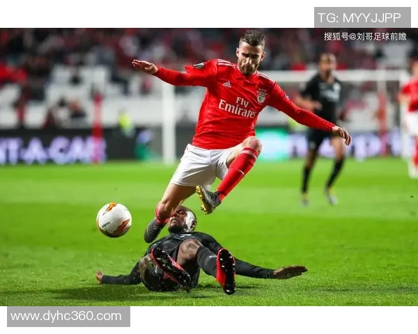 国王杯激战:AC米兰险胜本菲卡红牌事件引发全场热议 国王杯激战:AC米兰险胜本菲卡红牌事件引发全场热议