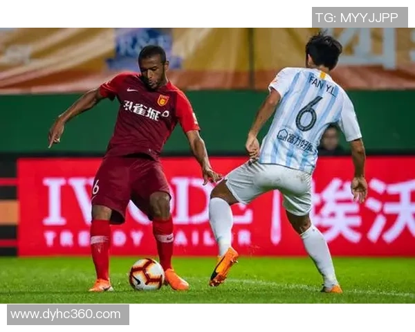 中超精彩对决曼联大胜里昂乌龙球引发全场热潮 中超精彩对决曼联大胜里昂乌龙球引发全场热潮