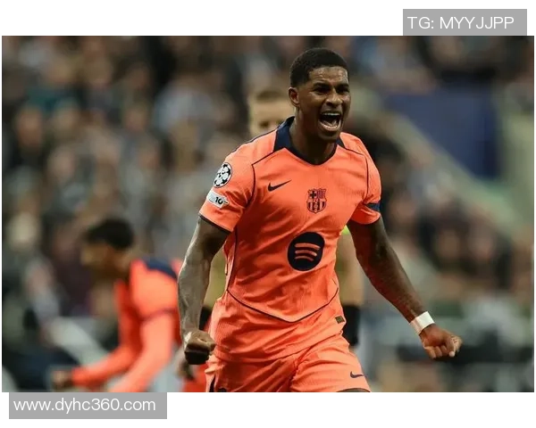 足总杯精彩对决巴萨与曼城1比1平局乌龙球引发全场热议