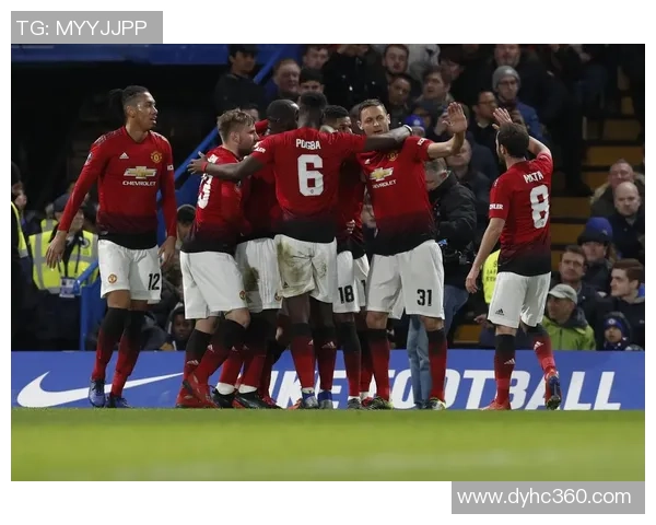 足总杯激战：多特蒙德大胜曼联红牌争议引发全场热议