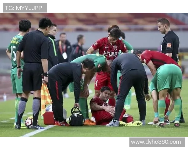 世界杯焦点战本菲卡与马竞平局红牌事件引发全场热议分析