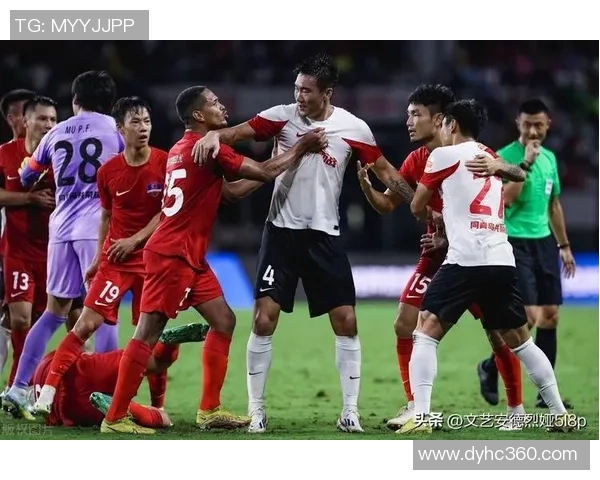 中超精彩对决曼联3-0战胜巴萨点球大战点燃全场热情与转会传闻