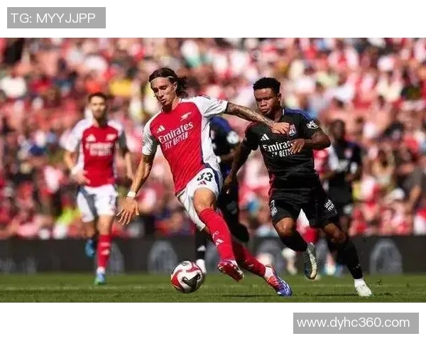 欧联杯精彩对决尤文图斯完胜阿森纳红牌事件引发全场热议与十大进球回顾 欧联杯精彩对决尤文图斯完胜阿森纳红牌事件引发全场热议与十大进球回顾